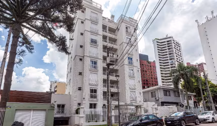 Apartamento 3 quartos 2 suítes no Batel
