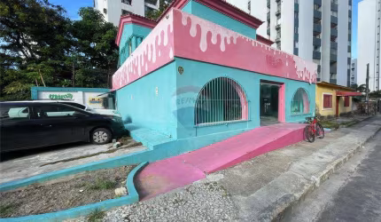 Alugo Casa comercial, na rua do parque das Graças