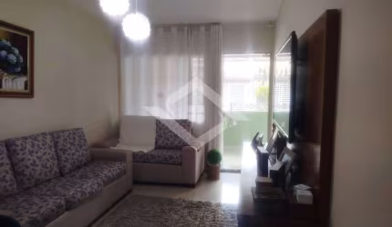 Casa Completa no Condomínio Golden Garden, Campo Grande, à Venda