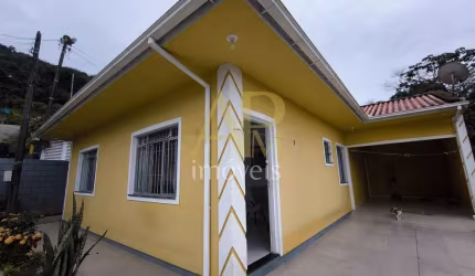 Casa à Venda sozinha no terreno: 3 dormitórios - Universitários/Biguaçu