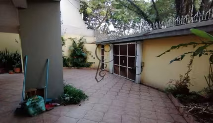 Maravilhoso sobrado com 3 suítes, 4 vagas na garagem, piscina e sauna à venda, Jardim da Glória, Sã