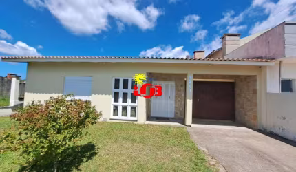 Casa  com Piscina no centro de Imbé - Venda