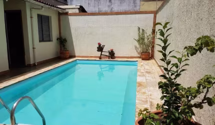 Casa com 3 quartos à venda em Parque Colonial - SP