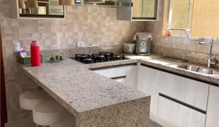 Casa com 4 quartos à venda em Vila Nair - SP