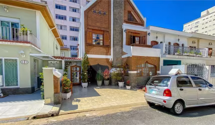 Casa de vila com 4 quartos à venda em Cambuci - SP