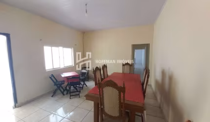 3 Casas residenciais à venda com 4 dormitórios, 1 suíte, 4 banheiros e 6 vagas
