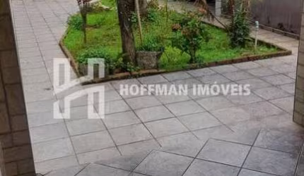 Casa a venda com 400 m² de área de terreno com 3 dormitórios sendo 1 suíte e 3 vagas