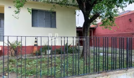 EXCELENTE TERRENO COM CASA TÉRREA, OPORTUNIDADE DE ESPAÇO P/ CONSTRUIR OU REFORMAR!