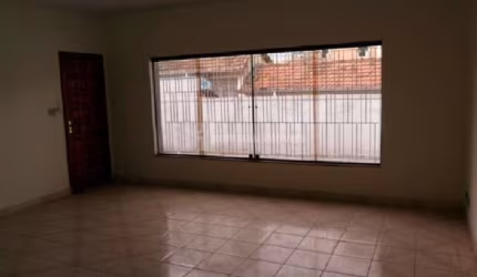 Casa à venda com ponto comercial ao lado no bairro Santo Antônio, São Caetano do Sul.