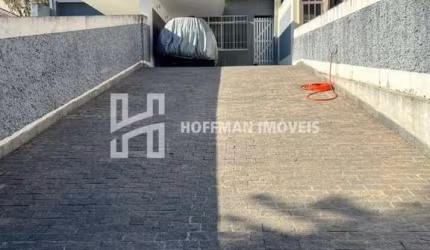 Sobrado com 2 Quartos, 2 Banheiros, 6 Vagas para locação - Santa Maria