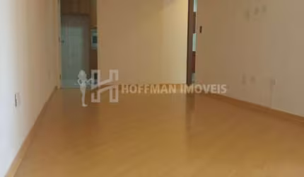 Apartamento térreo à venda com 02 dormitórios e 01 vaga no Bairro Osvaldo Cruz