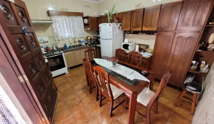Sobrado à Venda com 3 Quartos e 3 WC's no Parque Marajoara, Santo André, SP