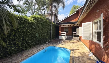 Casa Semi Terrea Para Locacao de 480m² , 4 Dormitorios, 2 Suites, Piscina, Churrasqueira, 6 Vagas No Residencial 9, Alphaville, Santana de Parnaiba, Sp
