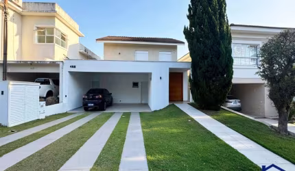 Casa Para Venda e Locacao de 378m² ,4 Dormitorios Sendo 2 Suites Com Sacada, 4 Vagas, No Residencial 6, Alphaville Barueri