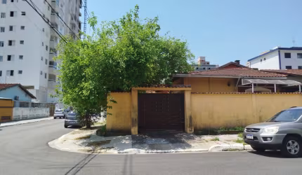 Casa Geminada de esquina a venda no Canto do Forte
