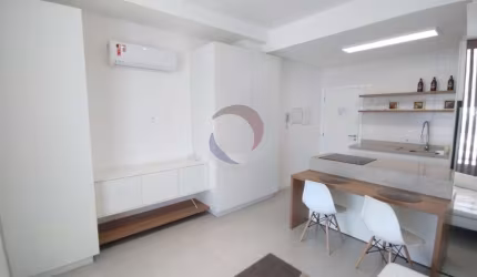 Loft com 1 quarto para alugar na Rua Maria Eduarda, 120, Pantanal, Florianópolis por R$ 3.250