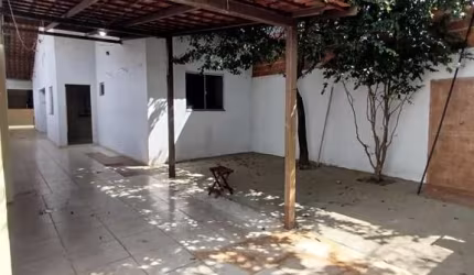 Casa para locação – 2 quartos c/ suíte e área gourmet!