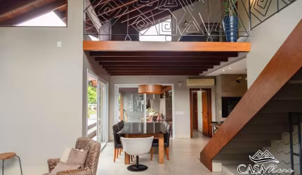 Casa em condomínio fechado com 3 quartos à venda na Rua Pixinguinha, 5025, Saco Grande, Florianópolis por R$ 4.800.000