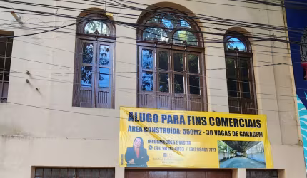 Casa para fins comerciais, 3 pavimentos 30 vagas de garagem com 4/4, 4 salas, Nazaré