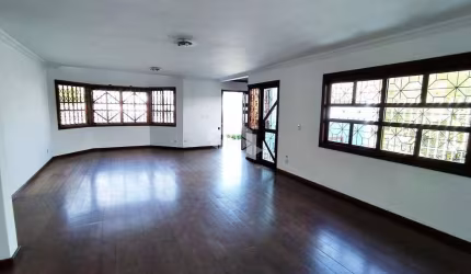 Casa 4 quartos  - 3 suítes, 7 vagas no bairro Jardim Planalto