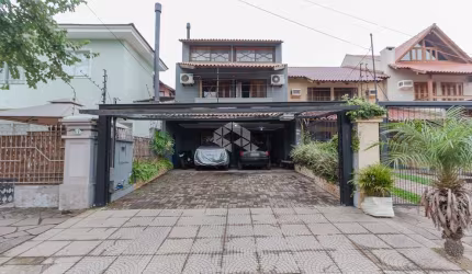 Casa com 3 dormitórios no bairro Ecoville