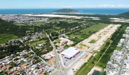 TERRENO EM CONDOMÍNIO FECHADO 380M²