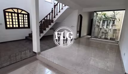Casa com 4 quartos à venda na Benedito Galvão, 89, Vila Carrão, São Paulo por R$ 880.000