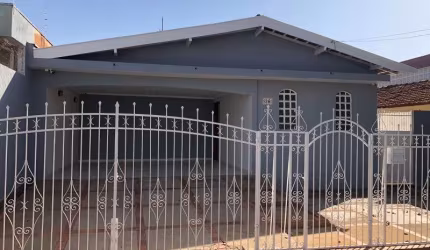 Imperdível Casa à Venda em Birigüi-SP na Vila Pontes: 3 quartos, 1 suíte, 2 salas, 2 banheiros, 4 vagas, 200m².