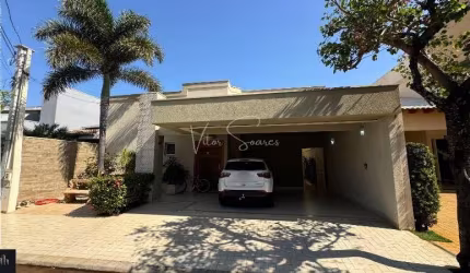 Casa a venda com 4 quartos no condomínio Aroeiras em Birigui.