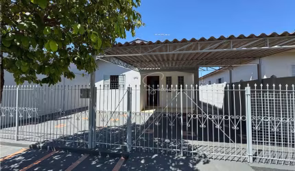 Casa á venda no Isabel Marín em birigui: Casa com 3 quartos, sala de tv, fundos com quintal amplo e garagem coberta e descoberta