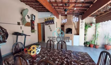 Casa com 2 dormitórios à venda, 110 m² por R$ 380.000,00 - Parque São Luís - Taubaté/SP