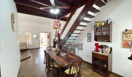 Casa com 3 dormitórios à venda, 202 m² por R$ 795.000,00 - Chácara do Visconde - Taubaté/SP