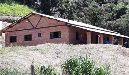Sítio no município de Joanópolis/SP distante 100 km de São Paulo  ÁREA DO TERRENO 41.000M2, ou quatro hectares.