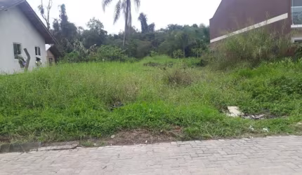 Terreno à venda na Rua Nadir Martins Moraes, 432, Nova Brasília, Joinville por R$ 220.000
