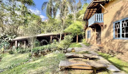 Casa com 3 quartos à venda na Rua do Pedregal, 230, Jardim Branca Flor, Embu das Artes por R$ 1.600.000