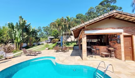 Casa em condomínio fechado com 5 quartos à venda na Rua Marechal Deodoro da Fonseca, 13, Palos Verdes, Carapicuíba por R$ 2.600.000