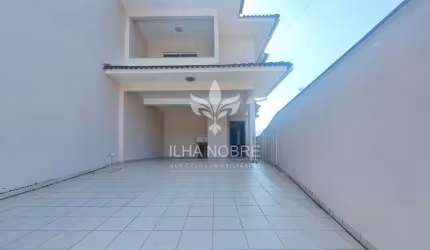 Casa com 3 quartos para alugar na Rua Coronel Maurício Spalding de Souza, 742, Santa Mônica, Florianópolis por R$ 6.000