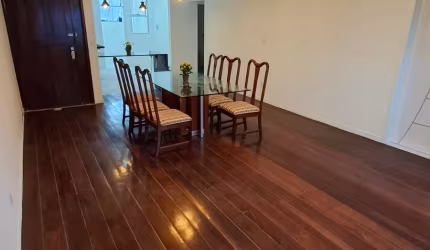 Oportunidade! Excelente Apartamento com churrasqueira, reformado, Amplo!