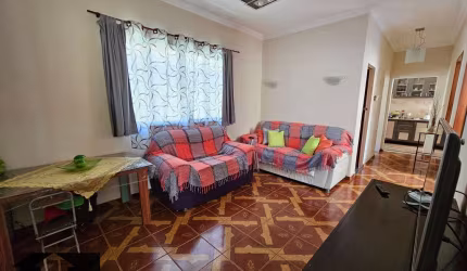 Santo Elias – Casa Térrea em Amplo Terreno e Excelente Localização