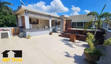 Excelente Casa, com Amplo Terraço Gourmet e Piscina, à Venda no Centro de Nilópolis