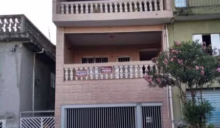 Sobrado a venda em Carapicuíba