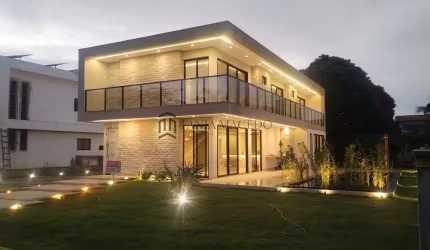 Casa à venda  MOBILIADA com área total de 627 m2 e 370m² de área construída, 4 suítes sendo 1 máste