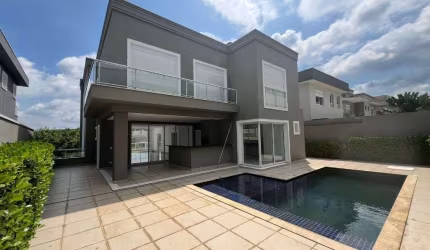 Casa em condomínio à Venda em Santana de Parnaíba - SP