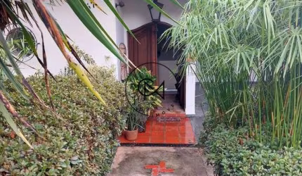 Sobrado triplex no Alto de Pinheiros residencial vende ou aluga