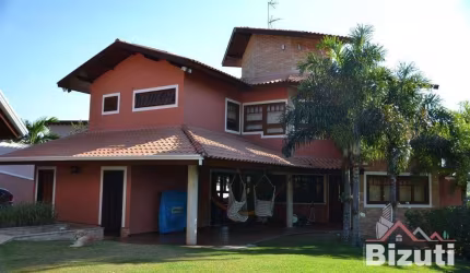 Lindíssima Casa à venda no Condomínio Chácaras Malota com 547m²
