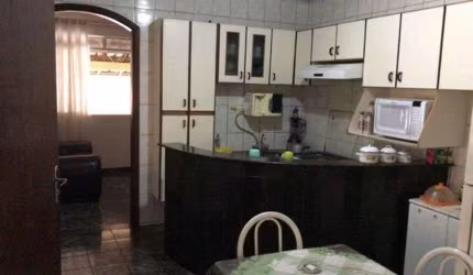 Casa em Ipatinga, 3 qts. Cód. K161. Área privativa 200 m².