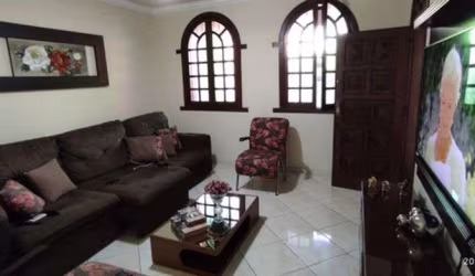 Casa Bairro Cariru. Cód. K148, jardim, 2 vagas, 5 qtos/suíte. Região de Ipatinga