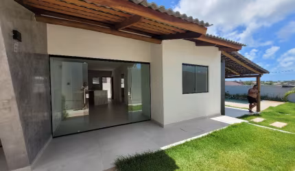 Belíssima casa em condomínio fechado na praia de Tabatinga I