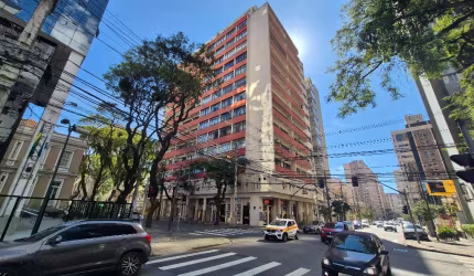 Apartamento com charme e história no coração gastronômico de Curitiba