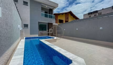 Sobrado de Alto Padrão a 500 metros da Praia